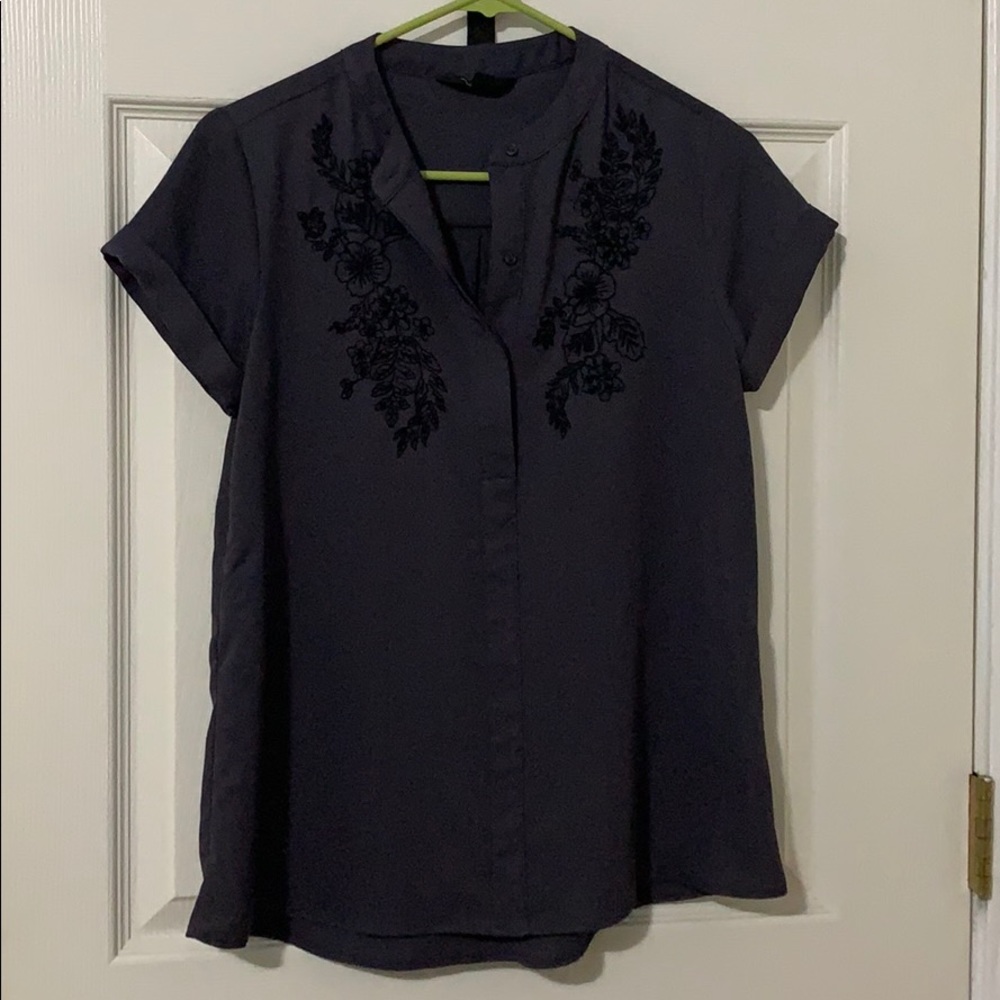 NWOT grey shirt with black flower detail